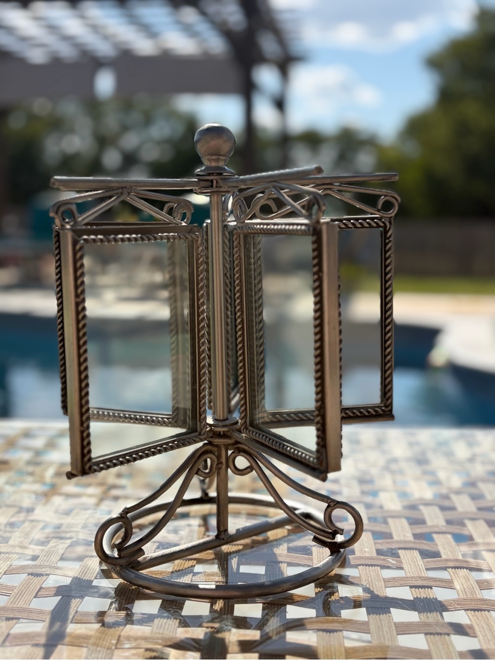 Rotating Silver Metal Photo Frame Carousel - Silver - Picture 4 of 8